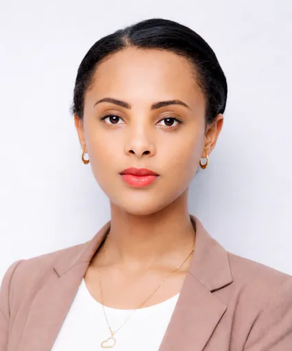 Eyerusalem J. — Mid-Level Project Manager from United States