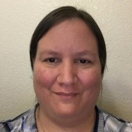 Leona A. — Mid-Level Customer Service Representative from United States