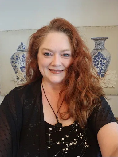 Lisa K. — Mid-Level Human Resources Administrator from United States