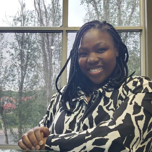 LILLY K. — Junior Office Administrator from United States