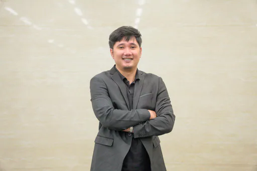 Danzen F. — Mid-Level Financial and Healthcare Dispute Specialist from Philippines