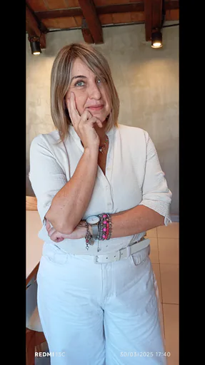 Corina E. profile photo