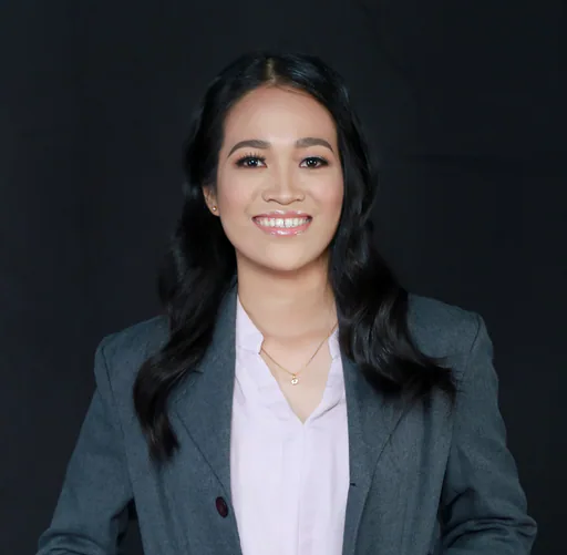 Maricris V. — Mid-Level English Instructor from Philippines