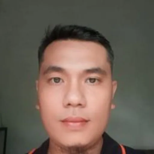 Parasian P. — Mid-Level Social Media Specialist from Indonesia