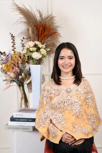 Athena J. — Junior ESL Teacher from Philippines
