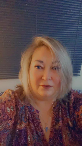 Donna B. — Senior Commercial Operations Lead from South Africa