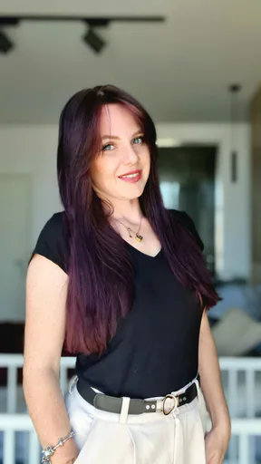 Teri P. — Senior Customer Service Representative from United Kingdom