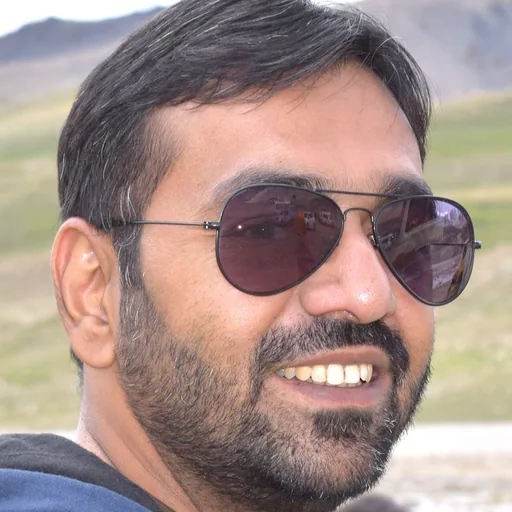 Hussain I. — Senior Salesforce Technical Architect from United States