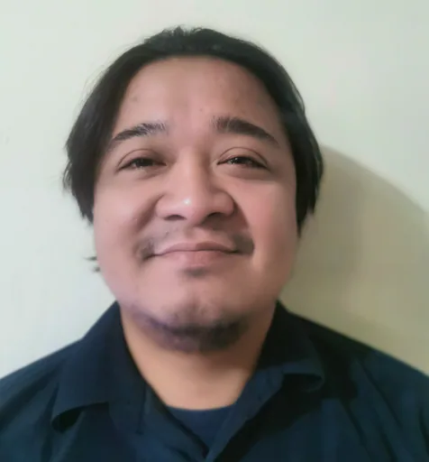 Ronald R. — Mid-Level Customer Service Specialist from Philippines