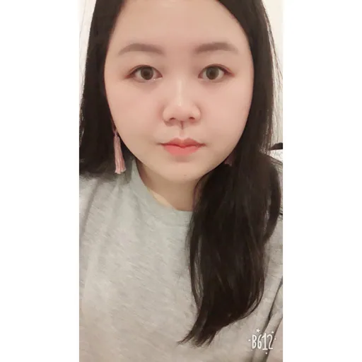 aprilyanti W. — Mid-Level Fashion Designer Specialist from Indonesia