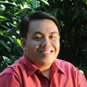 Glenn D. — Senior Graphic Designer from Philippines