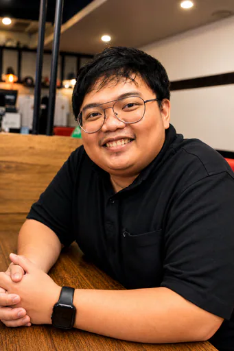 Charl C. — Mid-Level Executive Assistant from Philippines