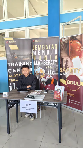 Akhmad H. — Mid-Level Human Resources Generalist from Indonesia