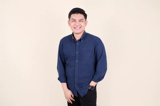 Chad A. — Mid-Level Client Relationship Manager from Philippines