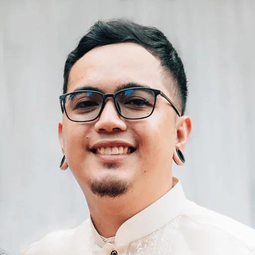 Mervin J. — Senior Graphic Designer from Philippines