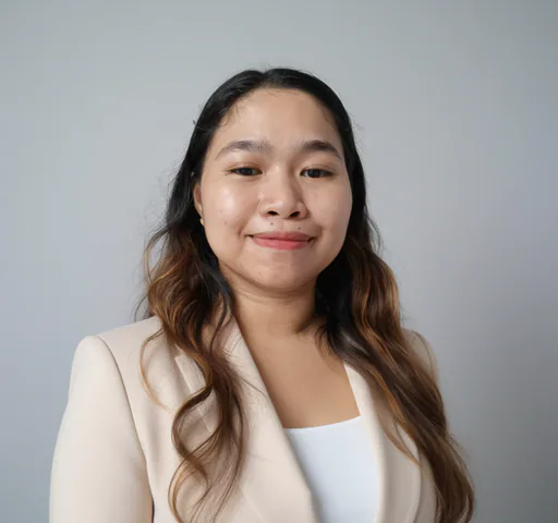 nica M. — Mid-Level Social Media Manager from Philippines