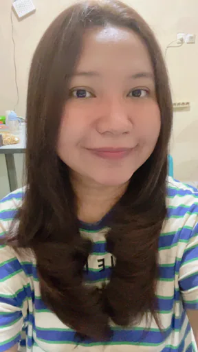 Ruth S. — Senior Health Insurance Claim Analyst from Indonesia