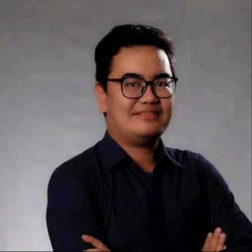 Lloyd C. — Mid-Level Workforce Management Analyst from Philippines
