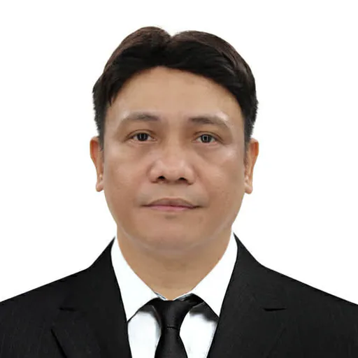 Elvin C. — Mid-Level Finance Manager from Philippines