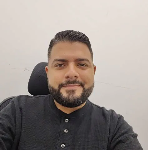 Carlos O. — Senior Operations Executive from Venezuela