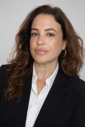 Maria A. — Senior Executive Assistant from United States
