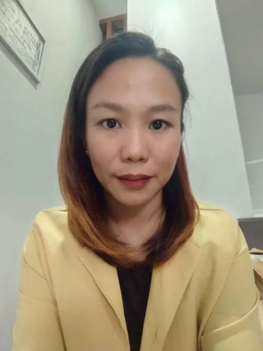 Joan C. — Mid-Level Accounting Associate from Australia