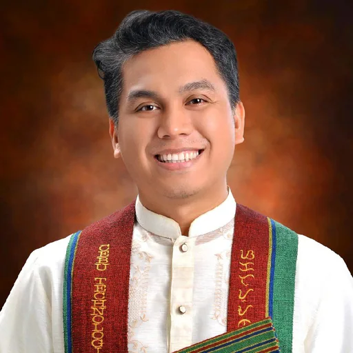 Johnrey R. — Senior Data & Operations Analyst from Philippines