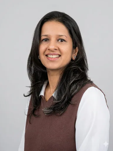 Shahnaz R. — Senior Graphic Designer from United Kingdom
