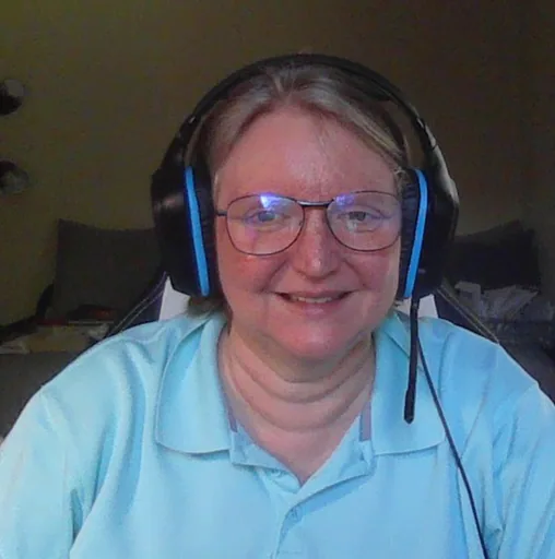 Susan M. — Mid-Level Data Engineer from United States