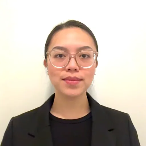 Nicole C. — Senior Healthcare Operations Specialist from United Kingdom