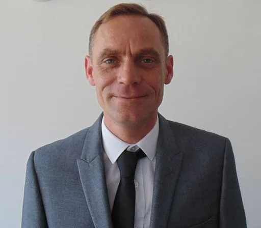 James F. — Mid-Level AI Prompt Engineer from United Kingdom