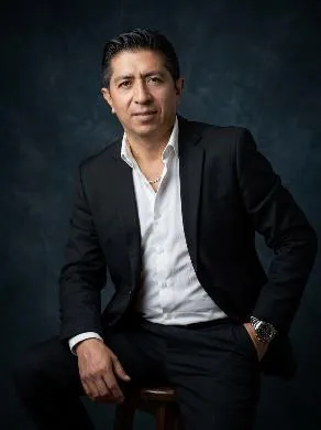 Santiago A. — Senior Oil & Gas Production Monitoring Specialist from Venezuela