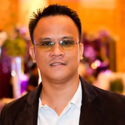 Marvin J. — Senior Direct Response Copywriter from Philippines