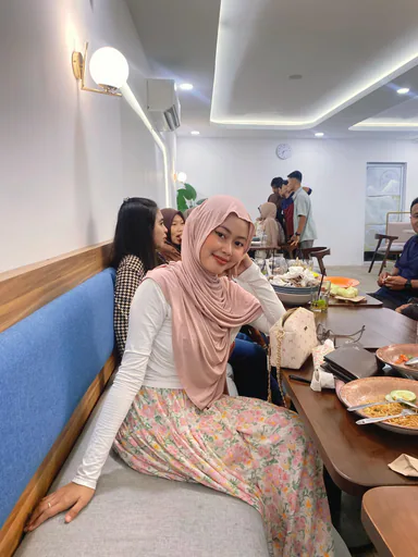 Olivia M. — Junior Assistant Merchandiser from Indonesia