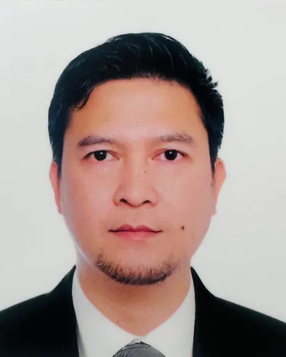 ROYCE S. — Junior Logistics Manager from Philippines