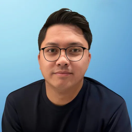 John R. — Senior B2B Sales Specialist from Philippines