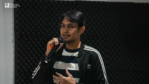 Roniel C. — Mid-Level Graphic Designer from Philippines