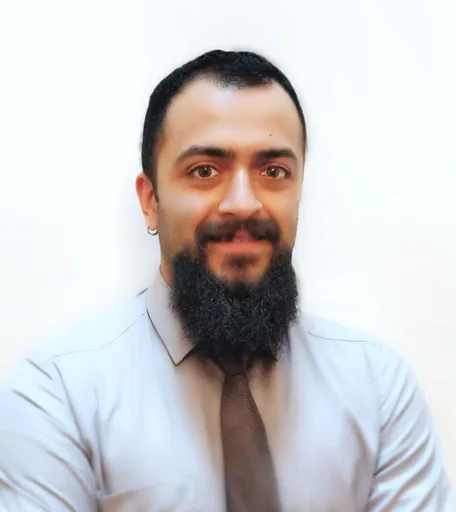 Hossein E. — Senior ESL Teacher from Armenia