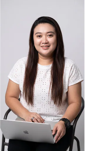 Mary G. — Mid-Level Social Media Manager from Philippines