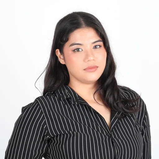 Danica V. — Mid-Level Operations Manager from Philippines