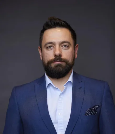 Paul B. — Senior Global Channel Marketing Manager from Australia