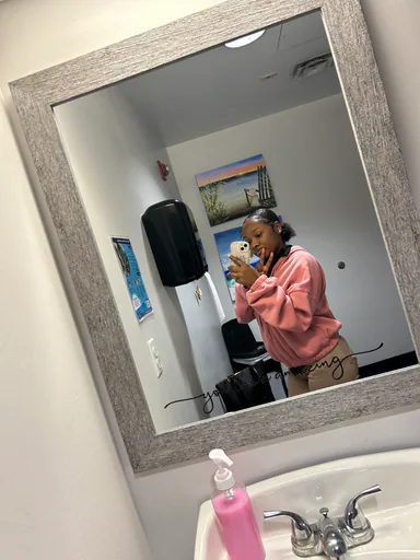 Makeila R. profile photo