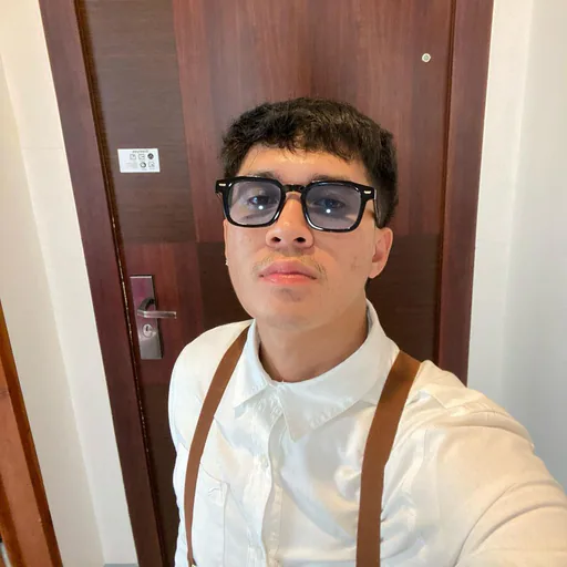 HARRY B. — Junior Customer Service Representative from Philippines