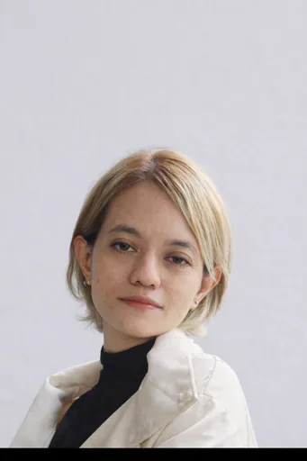 Adinda P. — Mid-Level Remote Customer Support Specialist from Indonesia