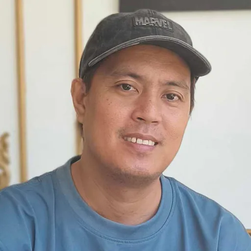 James L. — Mid-Level Digital Marketing Specialist from Philippines