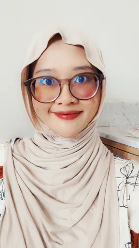 Siti N. — Mid-Level Pharmaceutical Quality Control Analyst from Indonesia