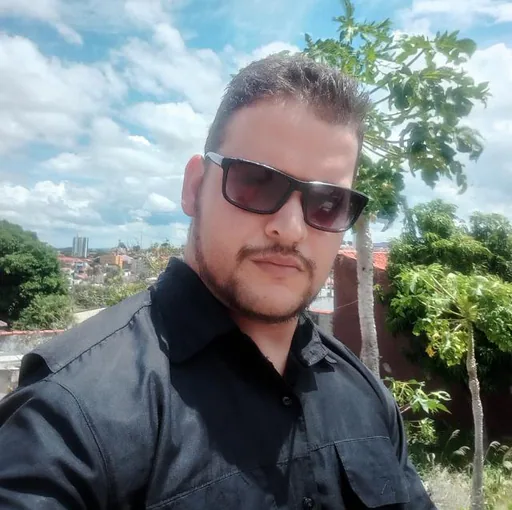 Aquiles J. — Senior IT Infrastructure and Automation Specialist from Venezuela
