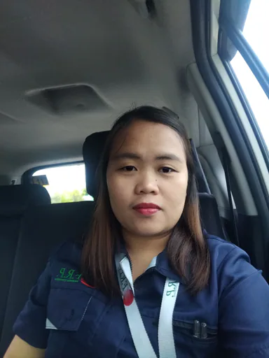 JOANNA M. — Mid-Level Logistics Coordinator from Philippines