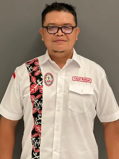 yayat R. — Mid-Level Hospitality Director from Indonesia