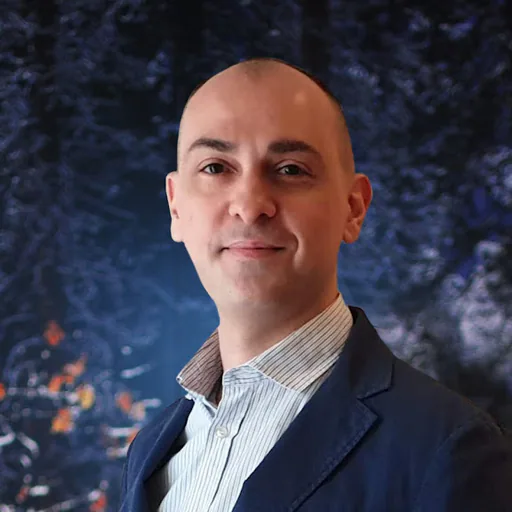 Piergiorgio L. — Mid-Level ECM/BPM Solution Architect from Italy